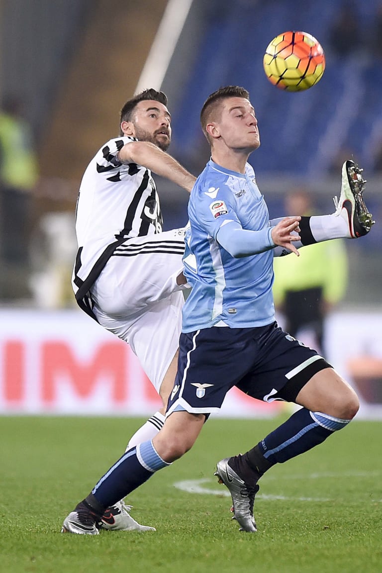Black & White Stories | Lazio-Juventus, difensori in azione