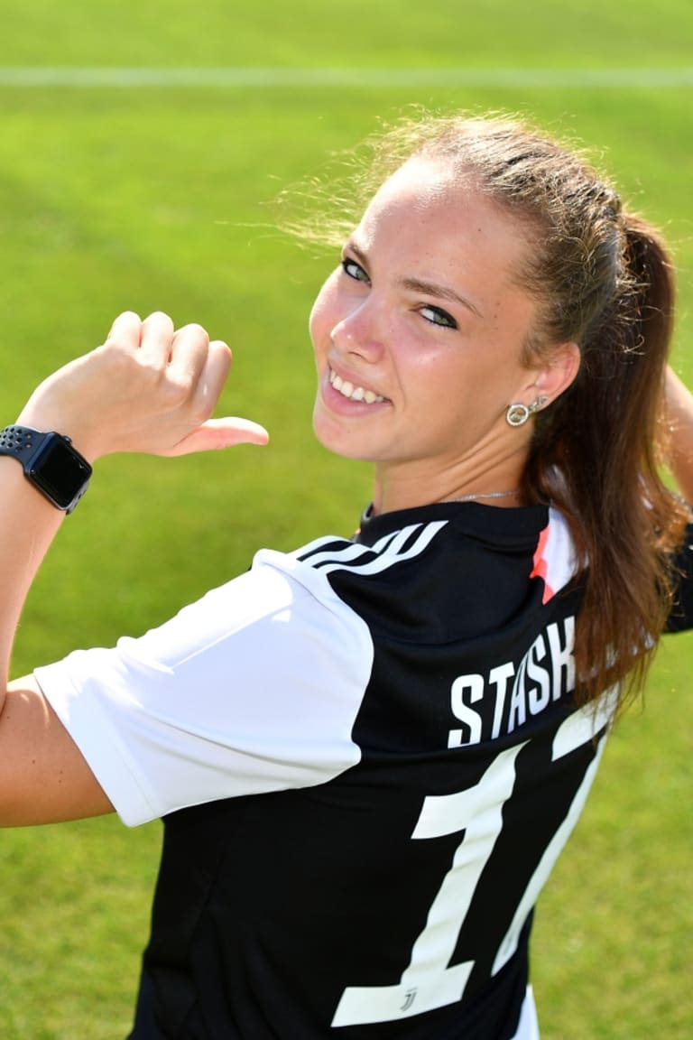 Juventus Women⎮ Andrea Staskova signs for Juventus!