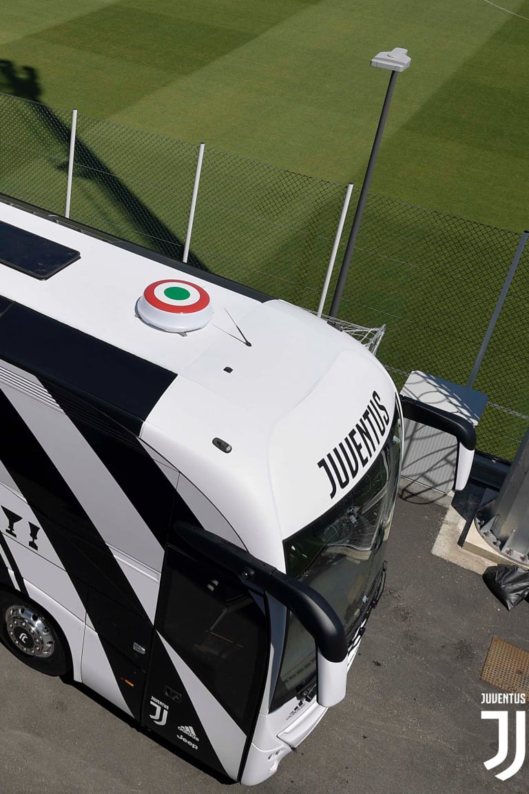 Mengawali musim dengan gaya bersama bus tim Juventus terbaru