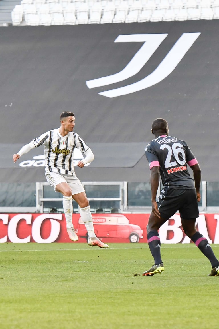 Review: Juventus - Napoli, il gol di Ronaldo