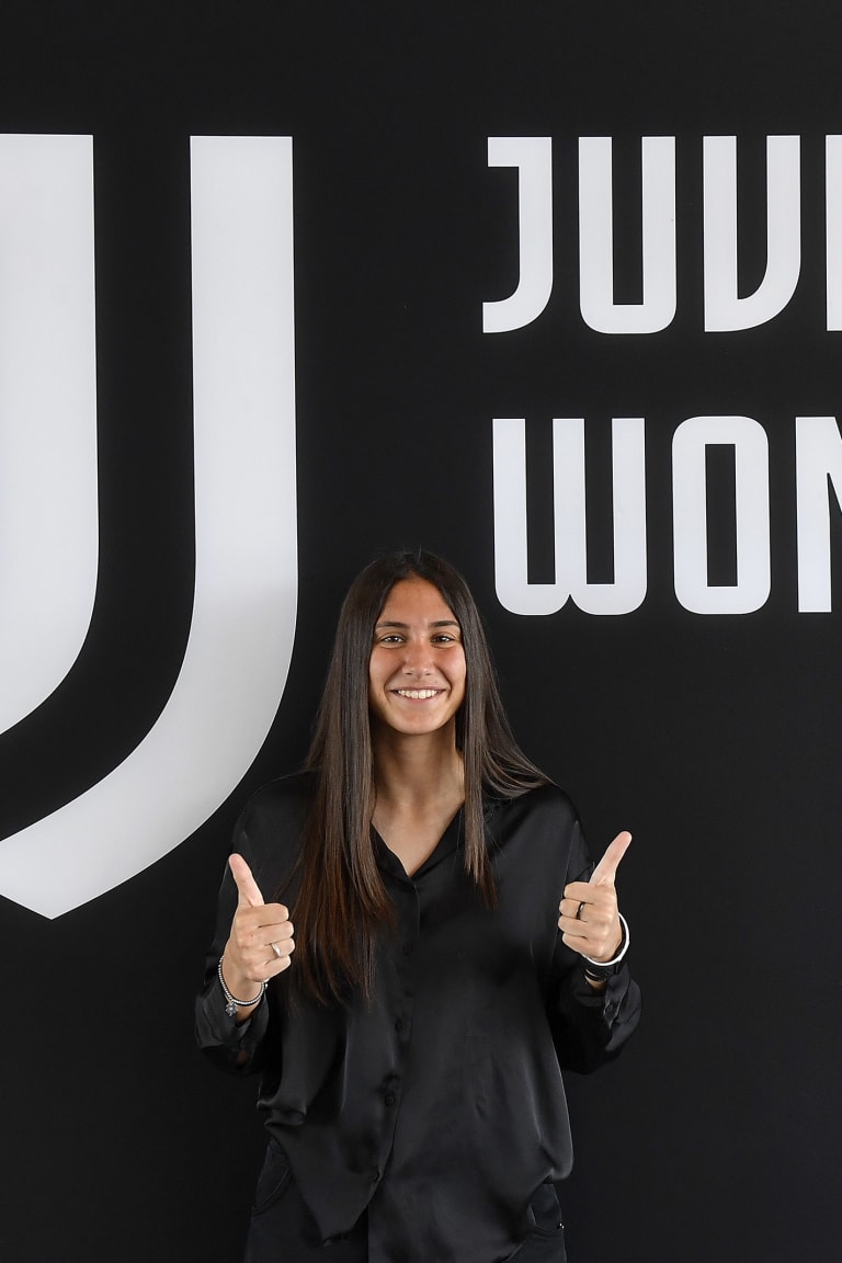 Chiara Beccari signs first professional contract with Juventus Women