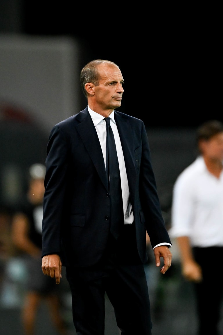 Coach Allegri celebrates 250 victories with Juve