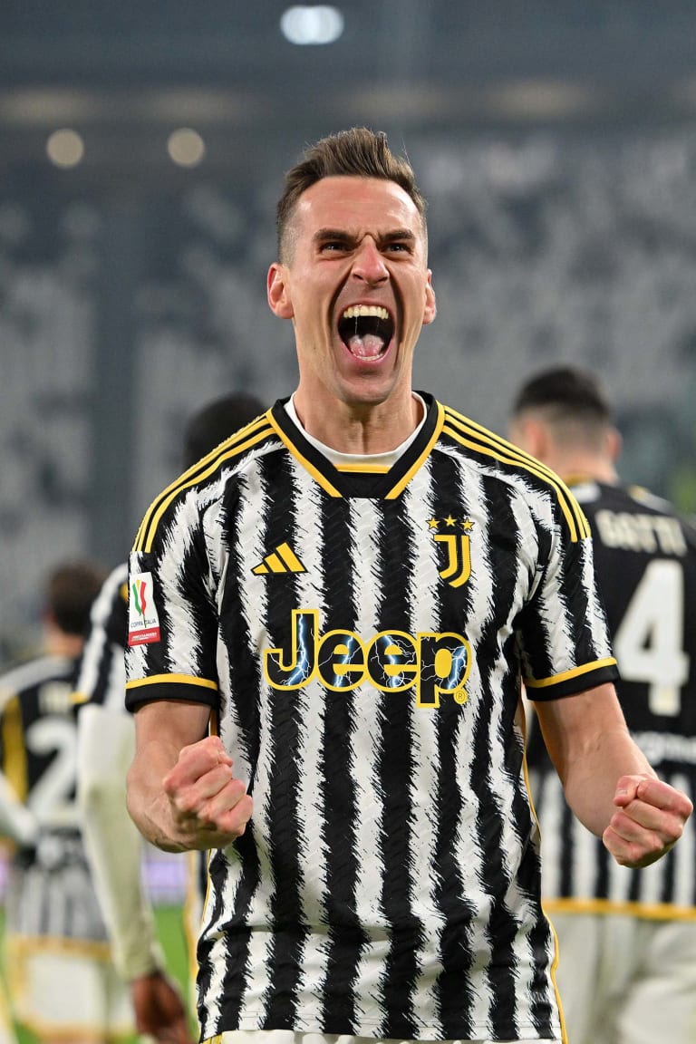 Milik shines as Juve knock Frosinone out of Cup