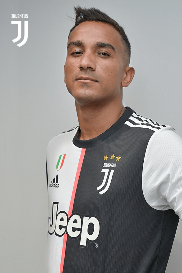 La presentazione di Danilo all'Allianz Stadium