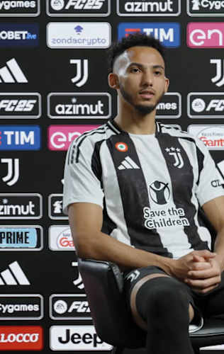 Lloyd Kelly | First Interview @ Juventus!