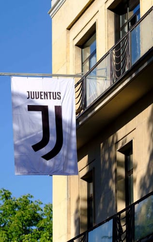 Benvenuto al nuovo logo della Juventus, benvenuti nel futuro!