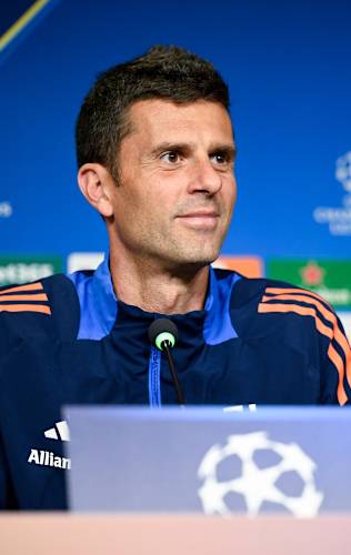 CHAMPIONS LEAGUE | Press Conference | Thiago Motta and Manuel Locatelli present Juve-PSV